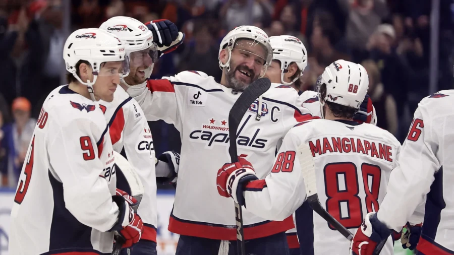 Ovechkin Breaks Gretzky’s NHL Record With 895th Goal