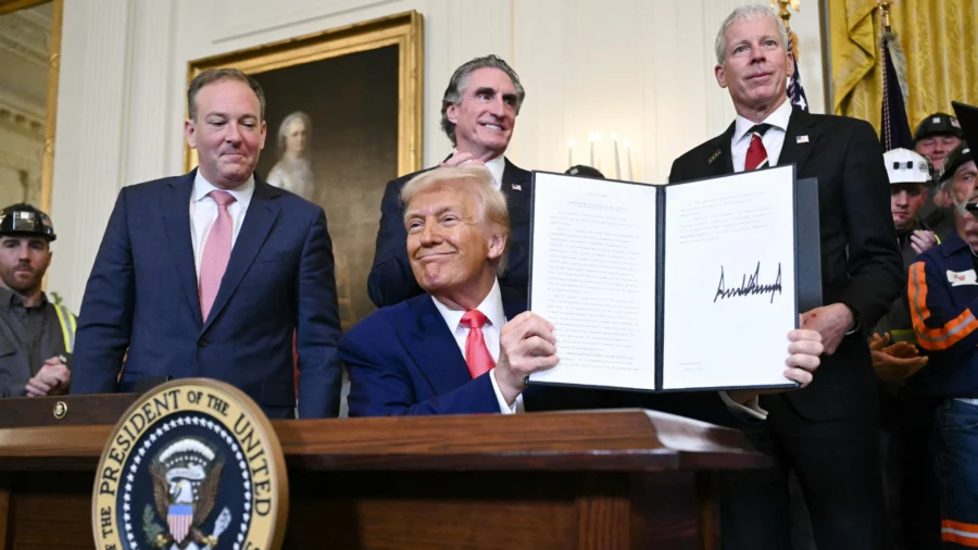 Trump Signs Executive Orders to Revive ‘Abandoned’ Coal industry