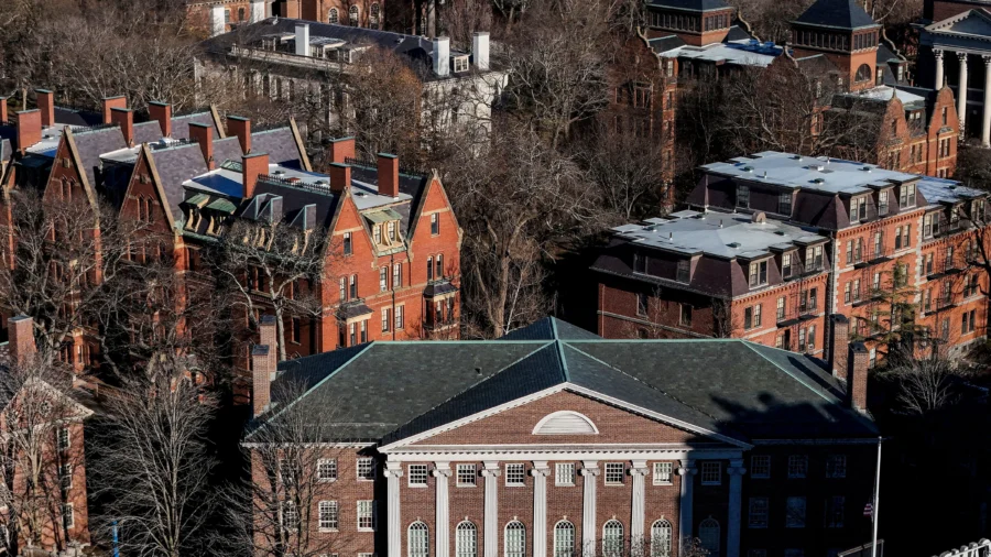 Harvard's Federal Funding Contingent on Compliance With Article 6 of Civil Rights Act: Legal Expert