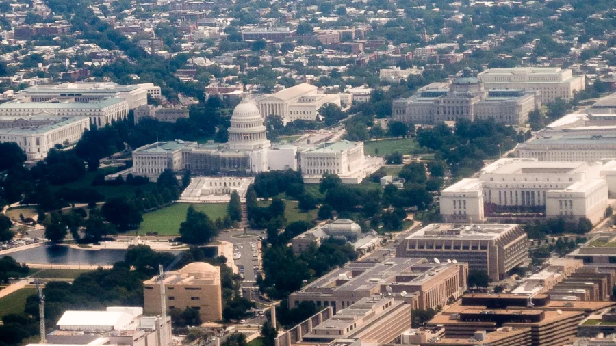 Trump Signs Order to Move Federal Offices Outside of Washington