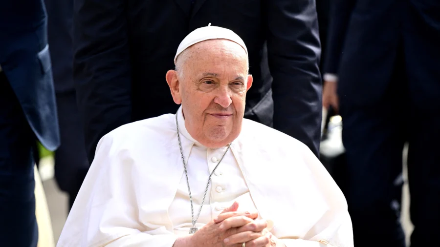 Argentina’s President Leads Tributes to Pope Francis