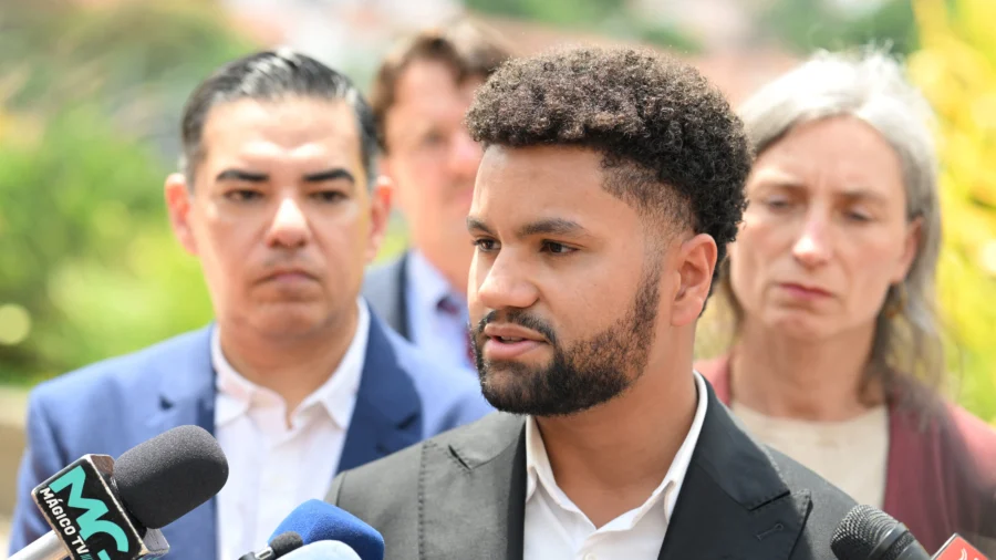 4 More Democrats Travel to El Salvador to Push for Abrego Garcia's Release
