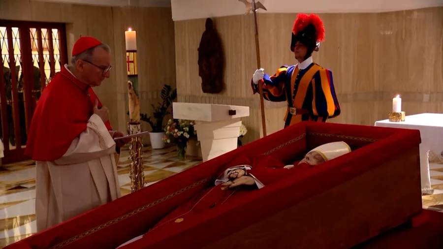 People Pay Tribute to Pope Francis at St. Peter’s Basilica