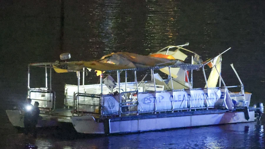 1 Dead, Multiple Injured After Boat Crashes Into Ferry in Florida 1 Dead, Multiple Injured After Boat Crashes Into Ferry in Florida