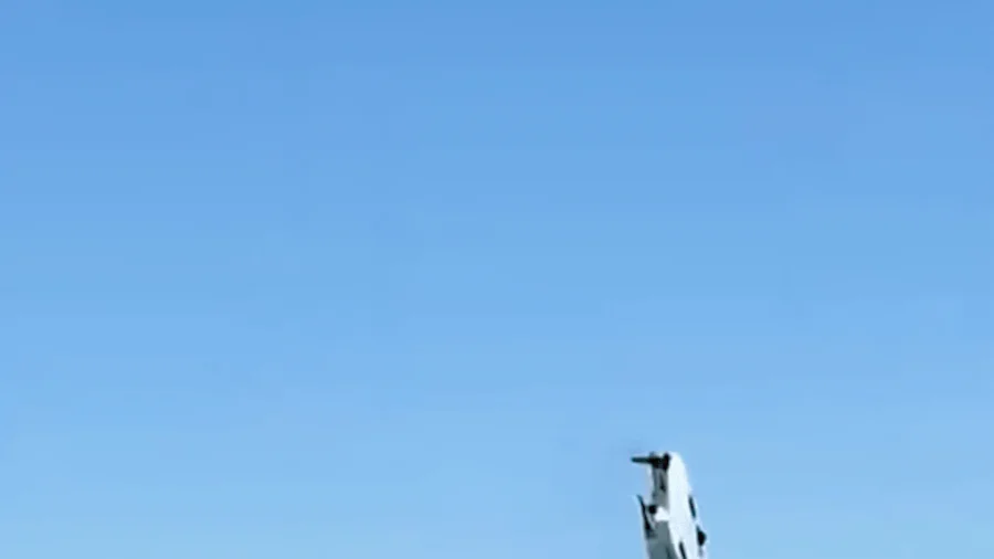 Speedboat Flips Through the Air at Boat Race