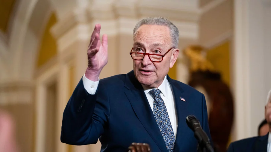 Sens. Schumer, Warren, Booker Speak to Press on Government Shutdown