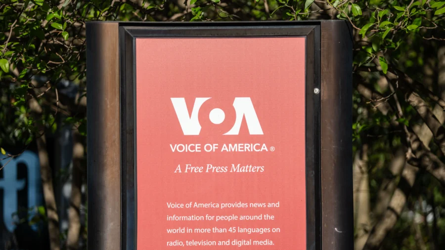 US Court Suspends Layoff of Hundreds at Voice of America