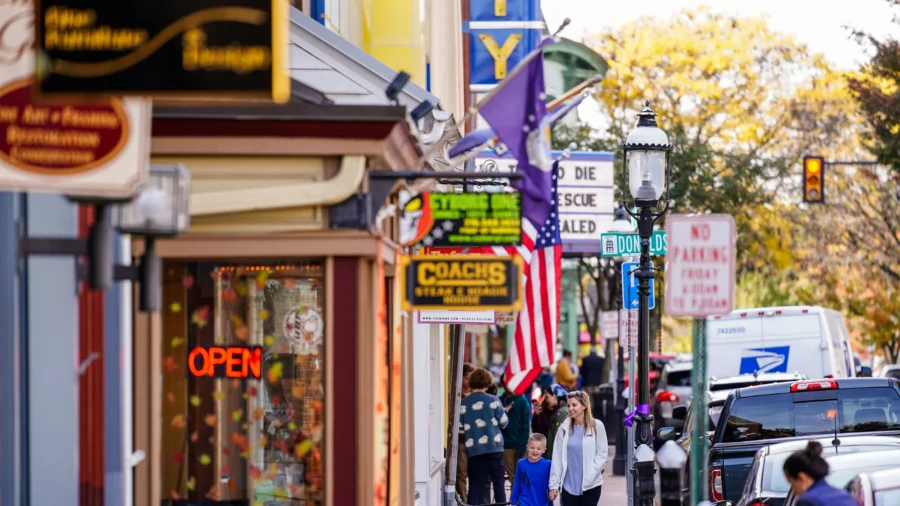 Small Businesses Shift Strategies, Beat Revenue Expectations Amid Ongoing Economic Pressures