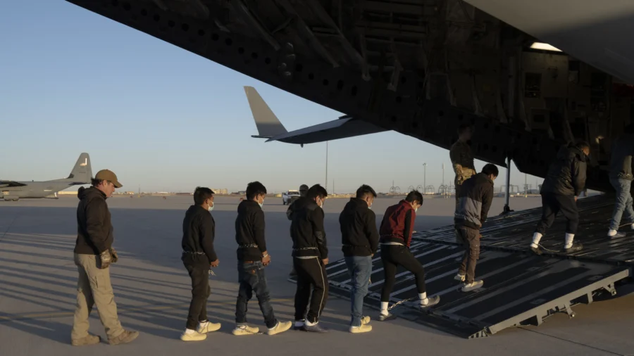 Trump Admin Says It Will Pay Illegal Immigrants $1,000 to Self-Deport