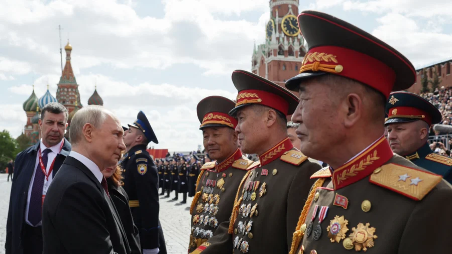 North Korean Officers in Moscow as Trump Seeks Unconditional 30-Day Truce