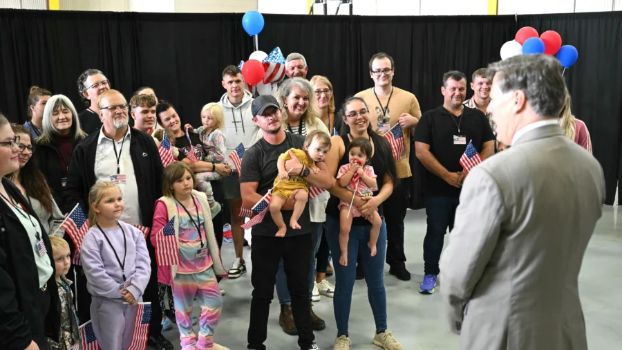 First Group of White South Africans Arrive in US Under Trump Admin’s Refugee Plan
