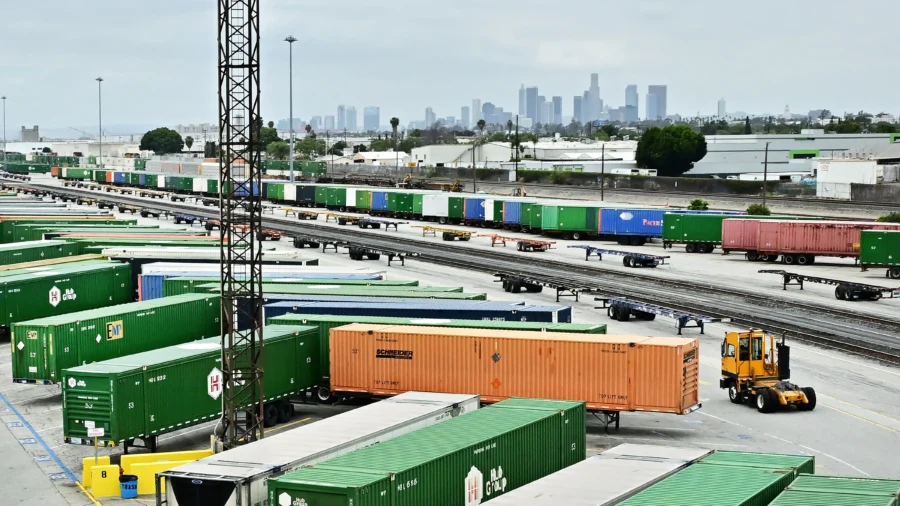 Trump’s Tariffs Temporarily Reinstated by Appeals Court, Reversing Lower Court Order
