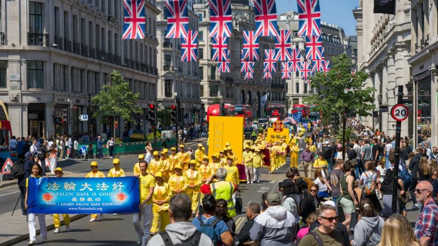 London Parade Celebrates World Falun Dafa Day
