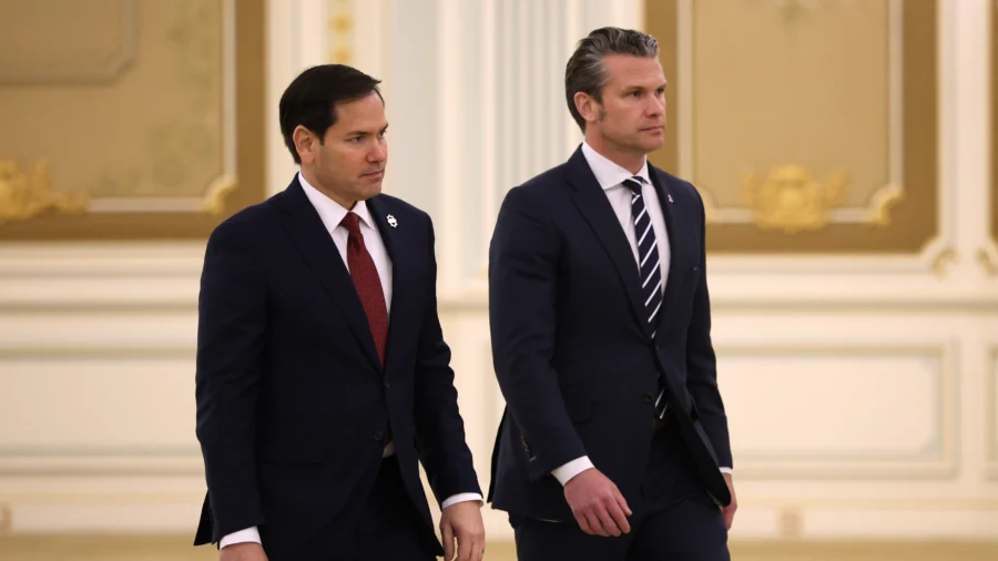 US Officials Discuss Security Guarantees With Zelenskyy