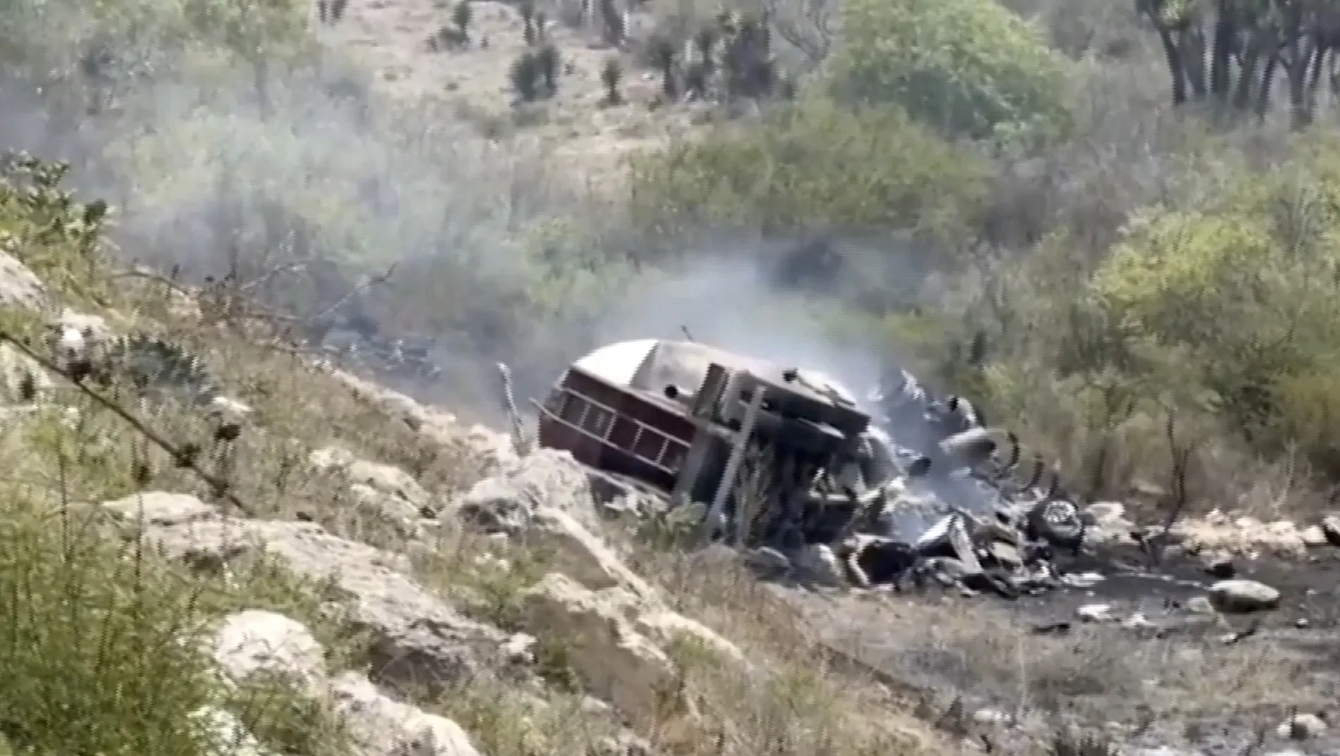 At Least 21 People Dead in Mexico After Multi-Vehicle Highway Accident | NTD