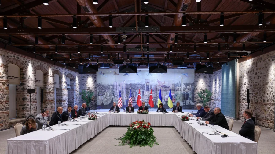 Russia, Ukraine Hold Talks Amid Low US Expectations