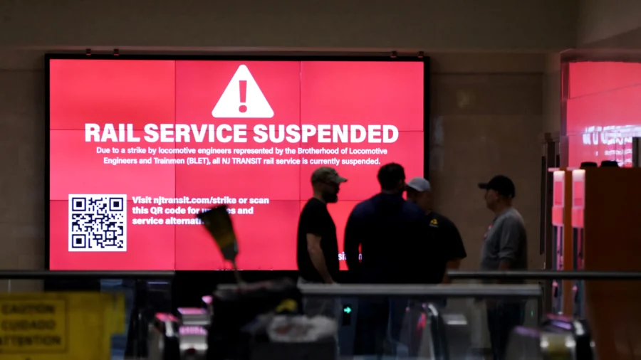 New Jersey Transit Train Engineers Go on Strike, Leaving Some 350,000 Commuters in the Lurch