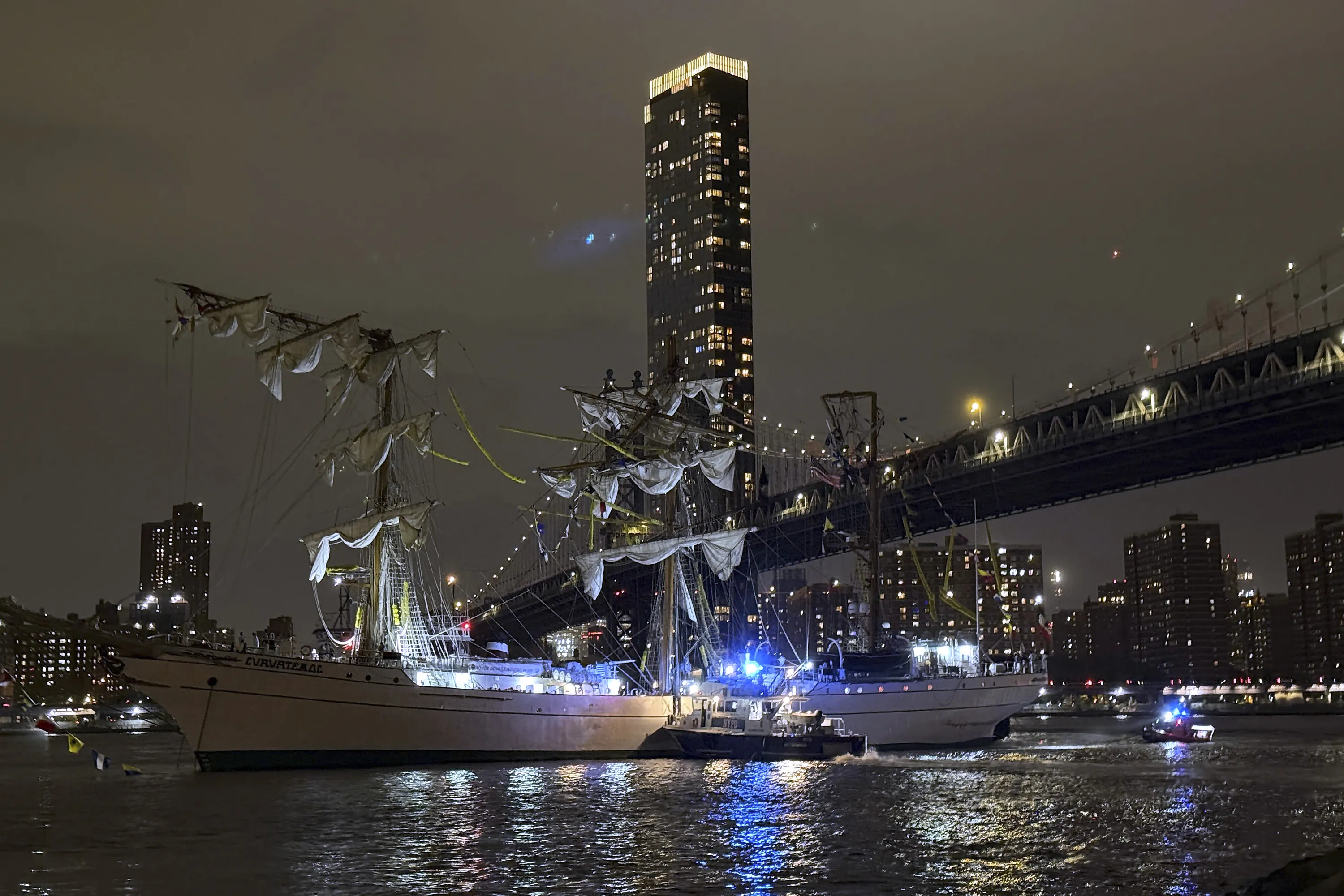 Mexican Navy Training Ship Crashes Into Brooklyn Bridge, 2 Dead
