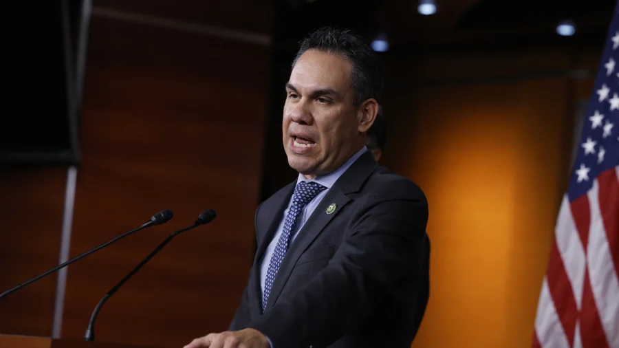 House Democrat Leaders Hold Weekly Press Conference