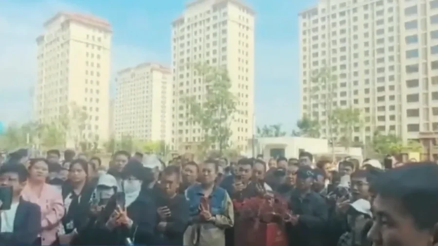 Police Clash With Protesters in Different Parts of China