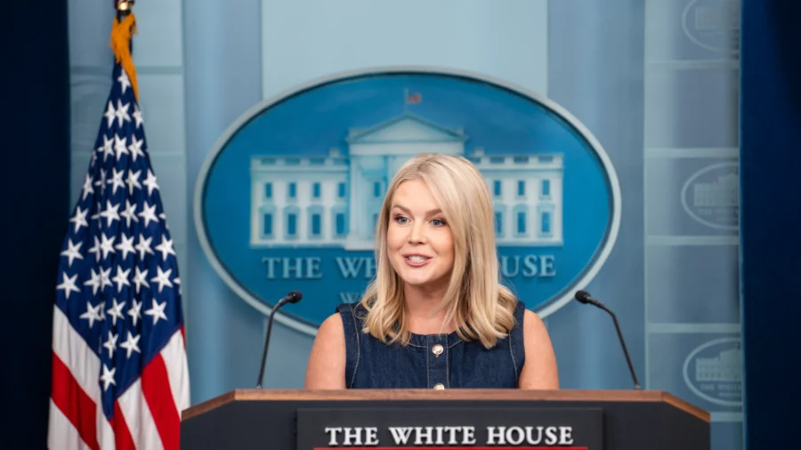 White House Holds Press Briefing