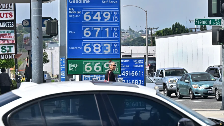 Crude Oil Prices Decline Amid Unexpected US Inventory Buildup