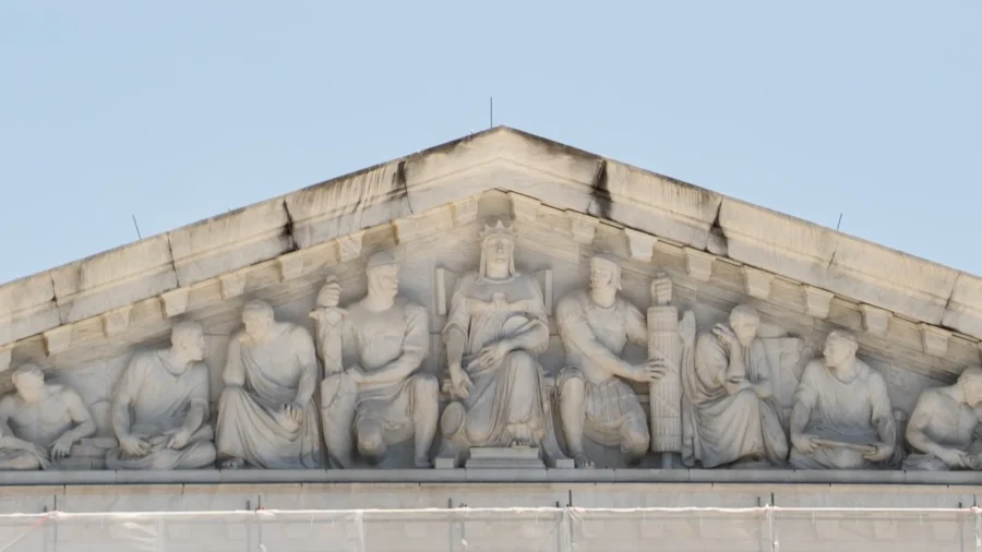 Supreme Court’s Birthright Citizenship Decision to Hinge on Powers of Federal Judges: Legal Expert