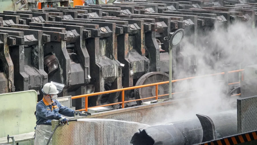 China's Share of Global GDP Shrinks to 16.5 Percent