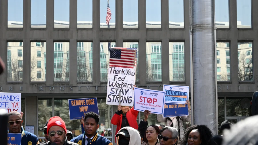 Judge Extends Block on Trump Admin’s Mass Layoffs of Federal Workers