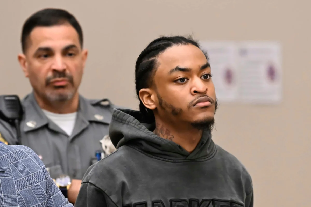 Suspect Tajuan Washington was arraigned in Waterbury Superior Court in Waterbury, Conn., on May 28, 2025. (Jim Shannon/Hearst Connecticut Media via AP)