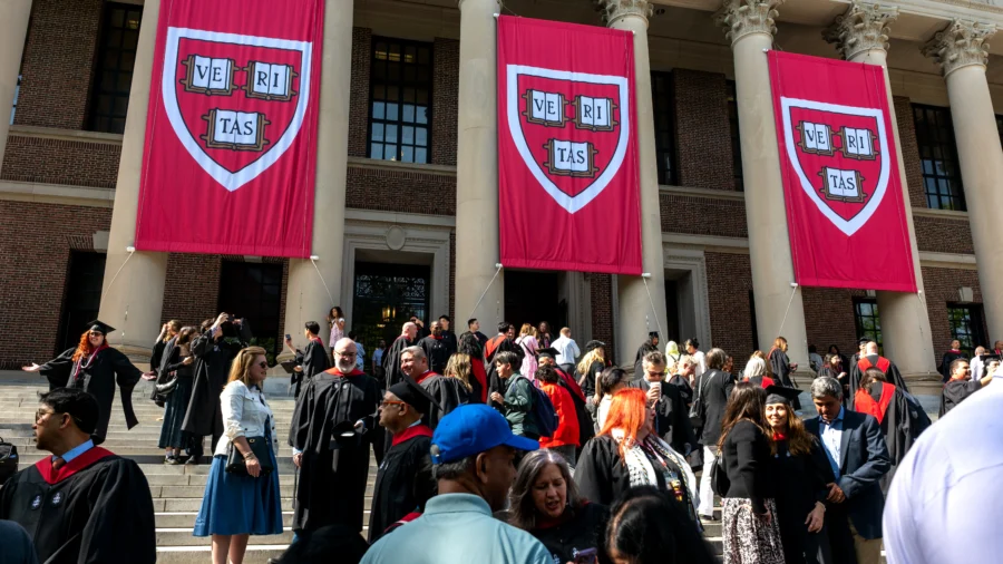 Government Says Harvard Has 30 Days to Challenge Ban on Foreign Students' Enrollment