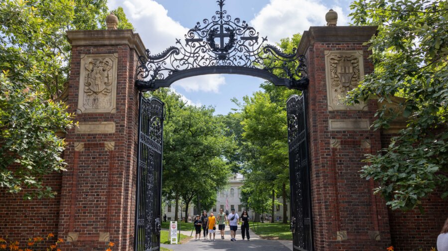 Judge Blocks Trump's Proclamation Suspending Foreign Student Visas at Harvard