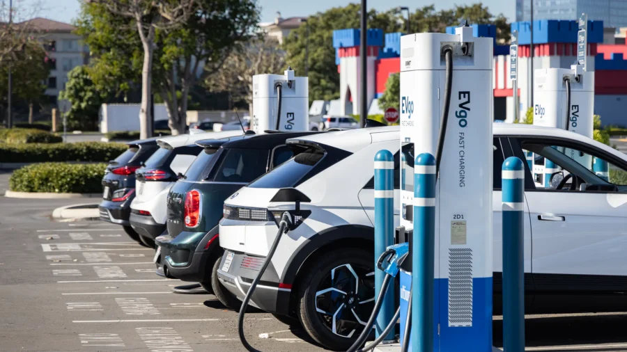 Trump Signs Resolutions Nixing California's EV Rules
