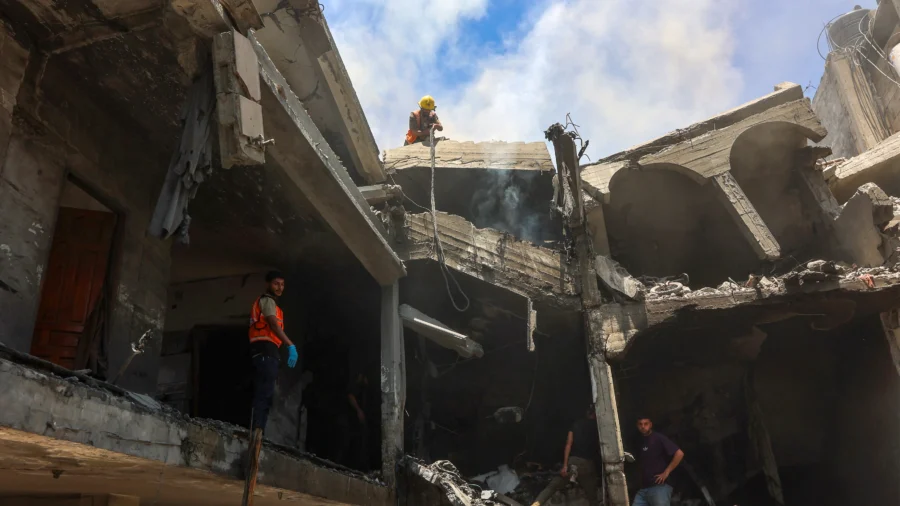 Gaza Residents Say Mosque Struck by Israeli Forces