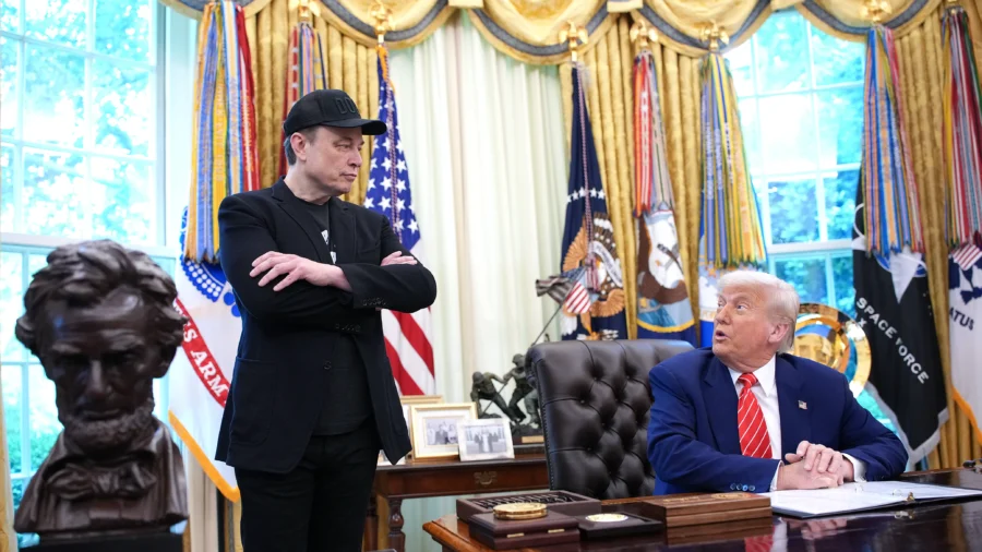 Trump, Musk Feud Escalates in Public