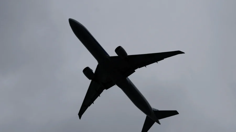 Aviation Insiders Report Unsafe Hiring Practices Due to DEI