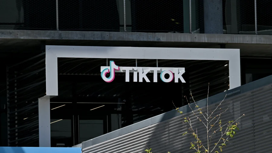 Trump to Extend TikTok Divestment Deadline Again, White House Says