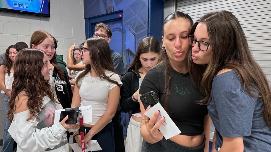 15 Sets of Twins Are Graduating From One New York High School
