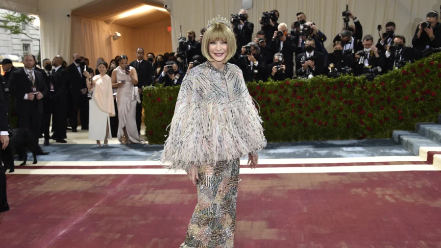 Anna Wintour Looks for Vogue Editor-in-Chief Replacement