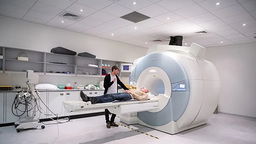 How Alzheimer’s Could Be Treated With Functional MRI and Ultrasound | Feat. Dr. Sheldon Jordan
