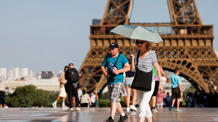 Dust Storm Sweeps Through Vegas, Europe Swelters Under Extreme Heat