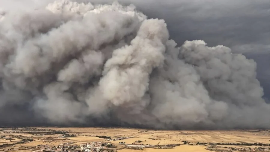 Catalonia Wildfire Kills at Least 2 as Heat Wave Grips Europe