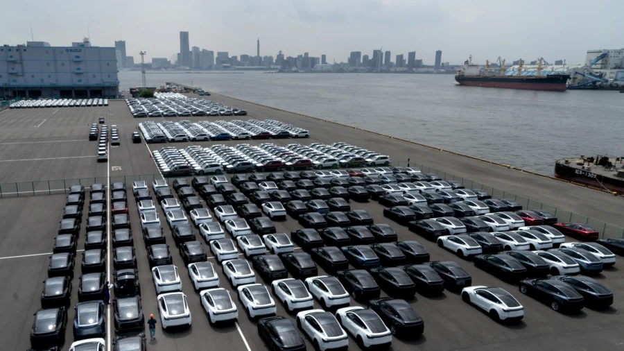 Trump Imposes New Tariffs on Japan, South Korea, and 12 Other Countries