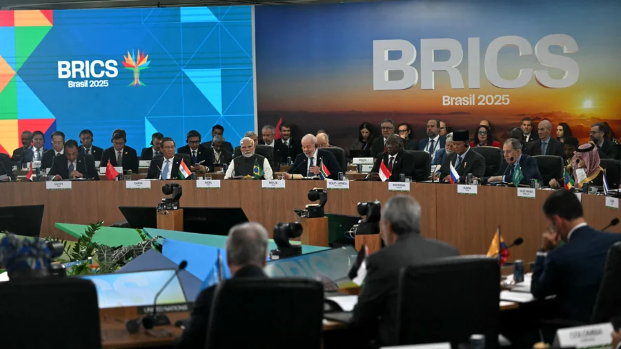 Trump Says BRICS Countries to Be Hit With 10 Percent Tariffs 'Pretty Soon'