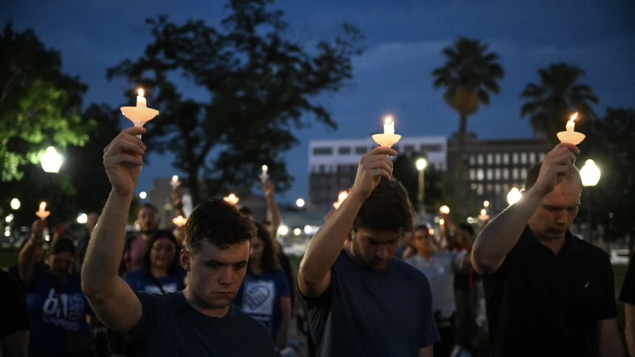 Prayers Service Held to Honor Flood Victims in Kerrville, Texas