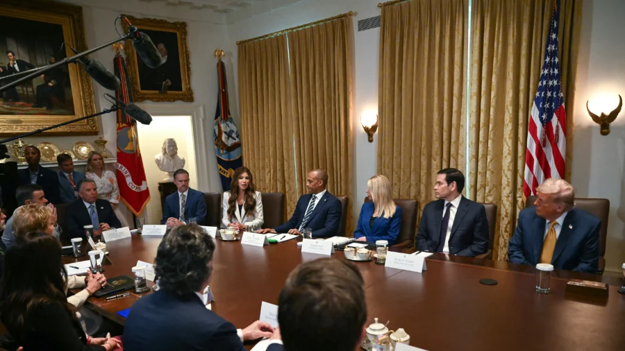 Trump, Noem Discuss Texas Flood Recovery Efforts