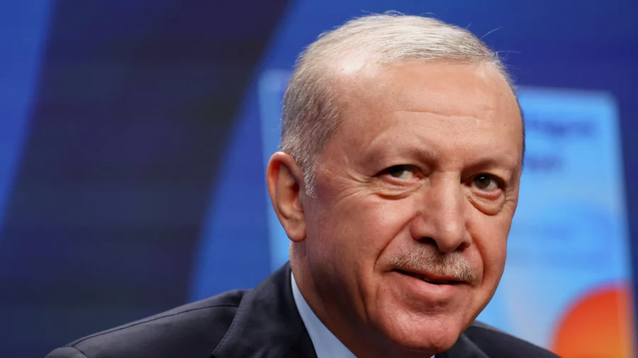 Turkey's Erdogan Says He Will Discuss Ukraine, Gaza With Trump on Monday