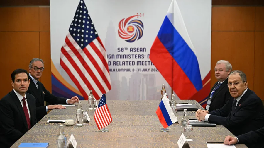 Rubio Meets With Russian Foreign Minister Amid Escalation in Ukraine