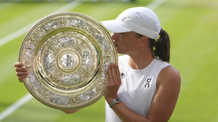 Iga Swiatek Defeats Amanda Anisimova 6–0, 6–0 to Win Her First Wimbledon Title