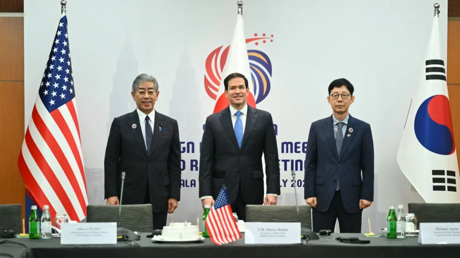 Top Diplomats From US, South Korea, Japan Voice Concern on Taiwan Strait